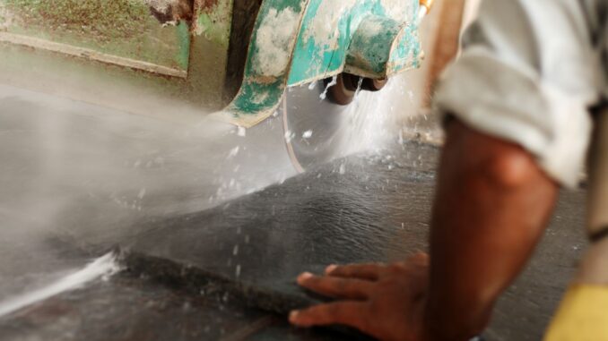Quel est le plus gros danger d'un plan de travail en granit dans sa cuisine ? Quel est le plus gros danger d'un plan de travail en granit dans sa cuisine ?