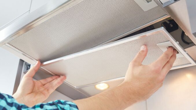 Comment fixer en hauteur une hotte aspirante ? Comment fixer en hauteur une hotte aspirante ?