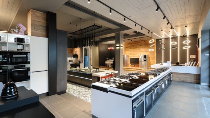 Comment organiser ses visites en magasin pour choisir une cuisine ?